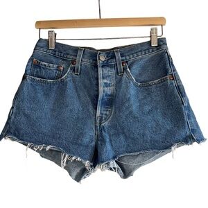 Levi’s 501 cut off jean shorts in classic blue denim size 27 excellent condition